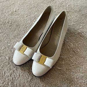 Salvatore ferragamo vara bow pump